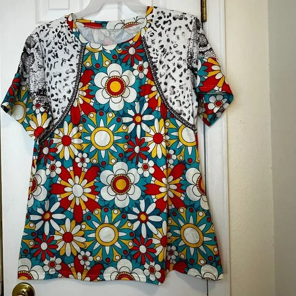 🔵Viwedo Multi color Floral & Animal Print Tunic Top 2Xl - CLEARANCE - Picture 1 of 5